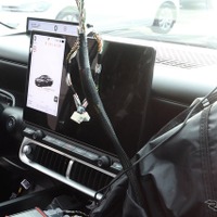 日本市場にはいつ？ ヒョンデ最小のEV、『アイオニック3』の車内を初めて撮影！ 画像