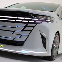 メッキギラギラじゃない『アルファード』にSNSも「時代変わった」と注目！ モデリスタが魅せた新デザイン表現とは 画像