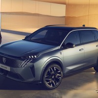 プジョー『5008ハイブリッド』新型発売、3列7シートSUV…581万円から 画像
