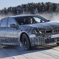 BMW3シリーズのEV、i3新型が3月18日デビューへ…第6世代eDriveは469馬力 画像