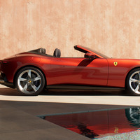 「デザインの完成度高すぎる」フェラーリの「新型スパイダー」がSNSで話題…「新たな赤色」にも注目 画像