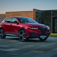 アルファロメオ『トナーレ』に改良新型、フロントデザイン刷新と走行性能向上---599万円から 画像