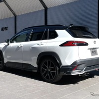 『カローラクロス GRスポーツ』のリアに迫力の4本出しエキゾースト！ ブリッツ「ニュルスペック・カスタムエディション」 画像