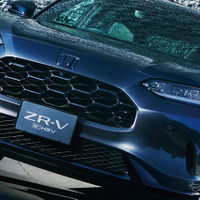 「以前とは違う上質さ」ホンダ『ZR-V』一部改良、SNSでは新グリルに「めちゃくちゃカッコいい」と注目集まる 画像