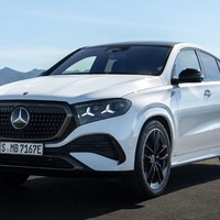 メルセデスベンツ、改良新型『GLEクーペ』発表…PHEVはEV航続100km超 画像