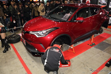 【東京オートサロン2017】どう変わるのか? TOYOTA GAZOO Racingがカスタム実演 画像