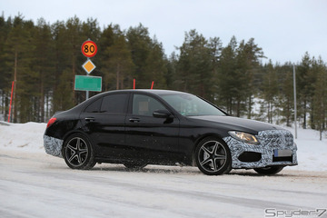 圧倒の380馬力...メルセデスAMG C43改良新型がGT-R顔に!? 隠されたグリルの秘密 画像