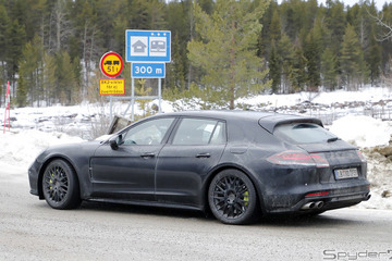 ポルシェ パナメーラ スポーツツーリスモ「E-ハイブリッド」新型、公開直前に市販モデルをキャッチ！ 画像