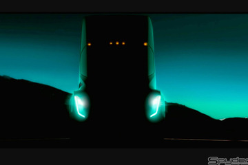 なんとスポーツカー並のスピード！テスラ初のEVトラック、予告イメージ初公開 画像