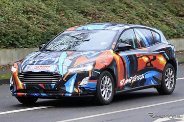 「アートすぎる」開発車を目撃！次期 フォーカス のダブルヌード 画像
