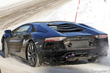 ランボルギーニ アヴェンタドール次期型、1000馬力のマイルドHV搭載か!? 開発ディレクターが言及 画像