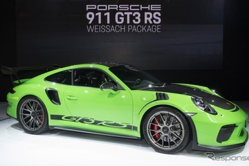 ポルシェ 911 GT3RS に軽量仕様の「ヴァイザッハ パッケージ」…ニューヨークモーターショー2018 画像
