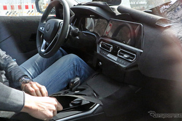 BMW 3シリーズ 次期型、新世代コックピットを激写…2種のハイブリッドを設定へ 画像