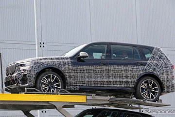 BMWの最高級SUV「X7」、 PHEV設定で11月デビューへ…輸送中を激写！ 画像