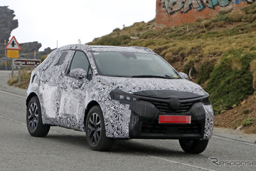 ルノー「ルーテシアSUV」をスクープ！EVには日産リーフの技術も 画像