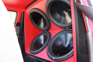 【連載】“取り付け方”で音が変わる? Part4 ユニットサブウーファー編 その8「続“多発使い”について」 画像