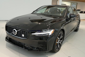 ボルボ S60 新型、今秋日本導入予定!…米国仕様をスニークプレビュー 画像