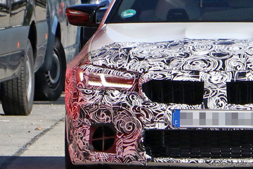 新型ヘッドライト光る！BMW M5セダン 大幅改良へ、デビューは2020年か 画像