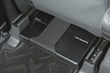 カーオーディオ・インストレーション百科 Part3「低音強化」編 その2・「パワードサブウーファー」の取り付け場所について 画像