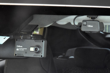 今や必須のドライブレコーダーと“もしも”に備えるレーダー探知機をつけてみた！ 画像