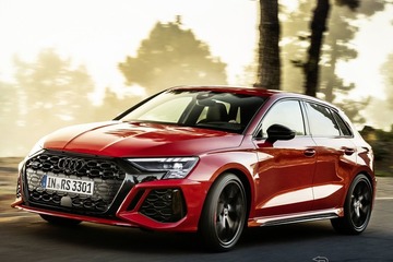 アウディ RS3スポーツバック 新型、2.5ターボは400馬力…欧州発表 画像