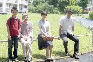 阿部寛、今度は夢追う“ダメ中年”!? 樹木希林と親子役…是枝監督最新作『海よりもまだ深く』 画像