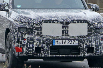 ベースモデルで1700万円超え？ BMWの最上級電動SUV『XM』、最終形が見えてきた 画像