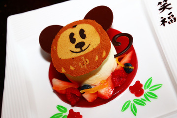 【ディズニー】だるまミッキーがかわいい！ ホテルラウンジの年末年始 限定メニュー 画像