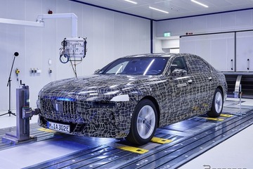 BMW 7シリーズ 次期型のEV『i7』、プロトタイプの新写真 画像