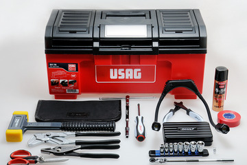 バンライフ・アウトドアに特化した車載工具セット「OTOMO TOOL SET」を新発売 画像