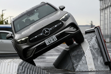 【メルセデスベンツ GLC 新型】オフロードテストコースで走破性と安全性に注目［詳細画像］ 画像