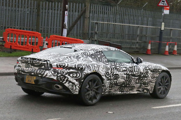 ベールを脱いだ!?　アストンマーティン次世代クーペ 画像