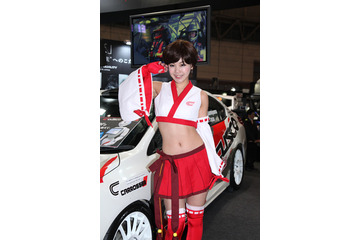 【東京オートサロン16】コンパニオン…CUSCO 画像