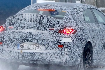 ドデカスポイラーは本物!? BEV版「ベイビーAMG」を初スクープ！ 画像