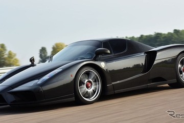 事故で真っ二つのエンツォ フェラーリ、完全修復で高値落札…2億超え 画像