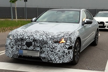 メルセデスベンツ『Cクラス』新型、量産仕様のプロトタイプがついに出現！ 変更点を完全解説 画像