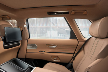 「高級感マシマシ！」新プライバシーガラス採用のトヨタ『センチュリーSUV』改良モデルに熱視線！ 画像