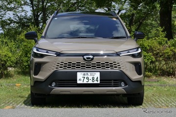 【トヨタ カローラクロス 新型試乗】“クラスの水準の上”をいく快適な走りがさらに進化…島崎七生人 画像