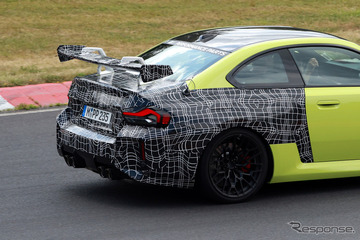これで公道走行可能だと？ BMW『M2 トラック・パッケージ』がニュルに出現！ 画像