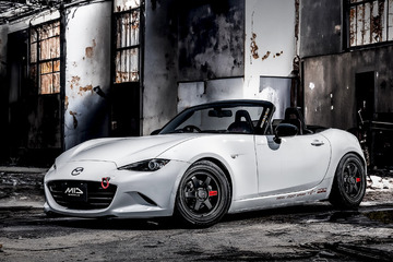 FDJ2公式採用の王道6本スポーク！ MIDレーシング『R06』がプロのドリフト競技で選ばれる理由 画像