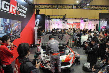 【大阪オートメッセ16】トヨタGAZOOブースで実際のレーシングカーを「分解」 画像