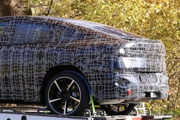 激変！ クーペシルエットで登場、BMW『X4』後継モデルを初めて捕捉 画像