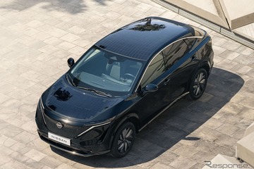 日産『アリア』、太陽光パネル搭載コンセプト発表…ソーラーパワーで1日最大23km走行可能 画像