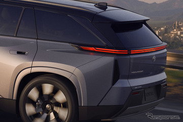 「日本にも導入を！」ファンの期待高まる、トヨタの新型3列シートSUV『ハイランダー』が世界初公開 画像