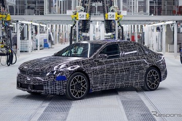 BMWの新世代EV「ノイエ・クラッセ」第2弾、セダン『i3』新型の量産前テスト車両がラインオフ 画像