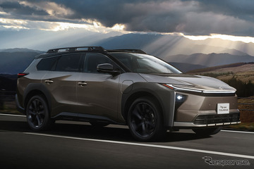 トヨタ、新型SUV『bZ4Xツーリング』発売…航続734kmと619Lの荷室で「家族のアウトドアギア」に　575万円から