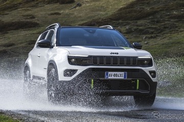 ジープに日本初の四輪駆動ハイブリッド、「アベンジャー 4xe」発売…499万円から 画像