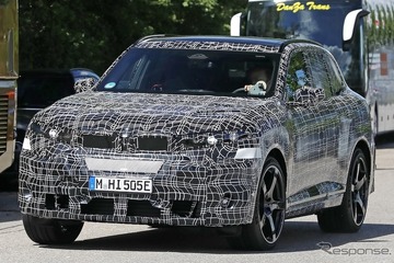 2トン級のフル電動SUV、BMW『iX5M』のスクープに成功---ガソリンエンジンのX5Mを圧倒か 画像