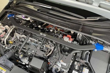 ボディの歪みを抑えサス性能をフルに発揮、『カローラハイブリッド』と『RAV4ハイブリッド』用ブリッツ「フロント用ストラットタワーバー」発売 画像