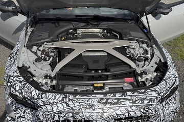 新開発V8エンジンを搭載！ 新型メルセデスAMG『CLE 63』、ツインターボで603馬力か 画像